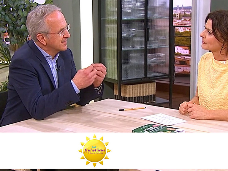 Fastenexperte Prof. Andreas Michalsen im Gespräch mit Sat.-Moderatorin über das Scheinfasten