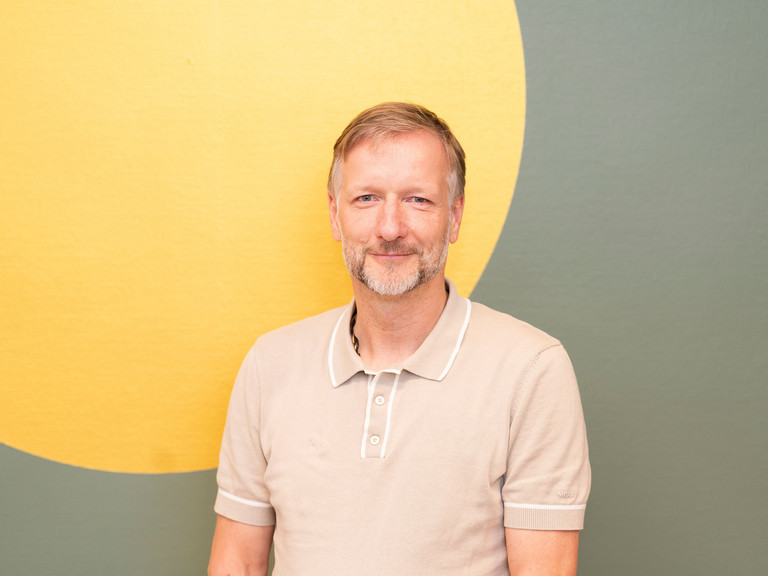 Elmar Stapelfeldt, Heilpraktiker und M.A. in Indologie,