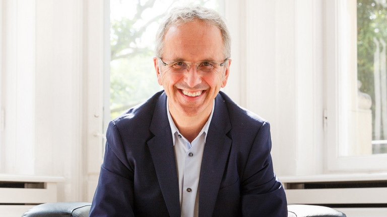 Naturheilkunde Berlin - Chefarzt Prof. Dr. med. Andreas Michalsen über Einfluss von Ernährung auf Gesundheit Naturheilkunde Berlin - Chefarzt Prof. Dr. med. Andreas Michalsen über Einfluss von Ernährung auf Gesundheit